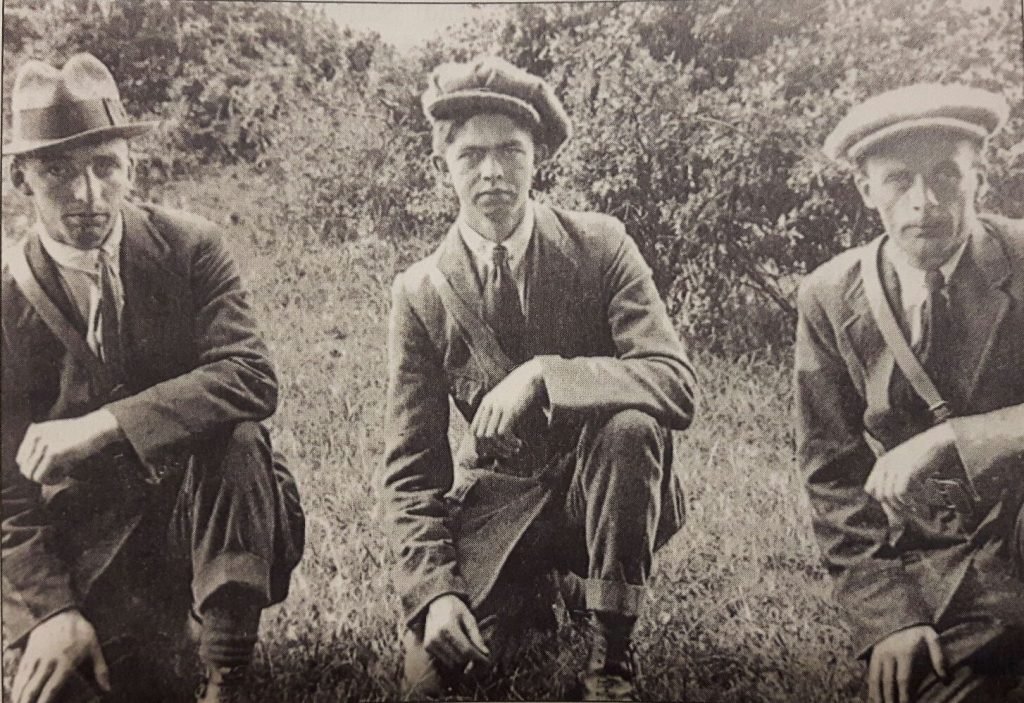 Denis Murphy left who led the Banteer Ambush photographed with two unidentified IRA Volunteers c.1921 1